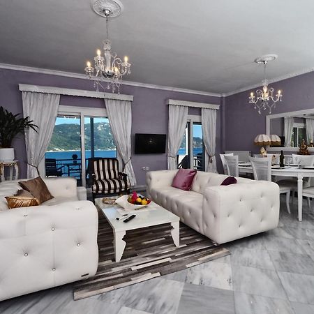 Villa Euphoria Apts Afión Eksteriør bilde