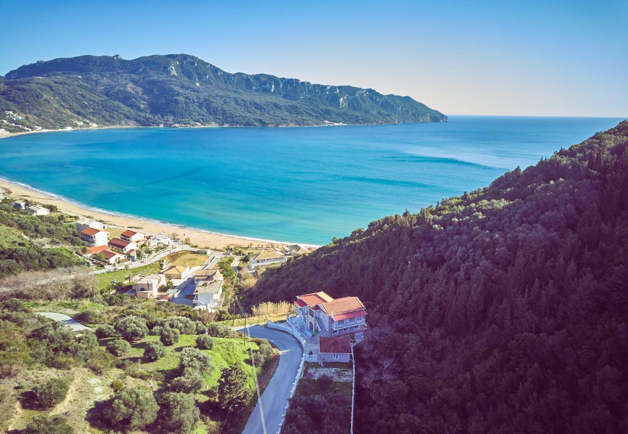 Villa Euphoria Apts Afión Eksteriør bilde
