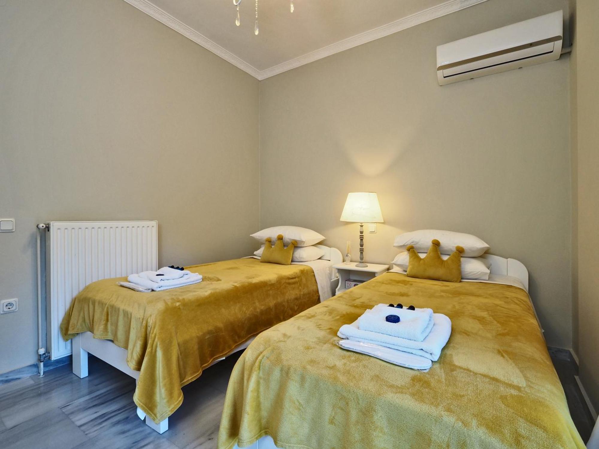 Villa Euphoria Apts Afión Eksteriør bilde