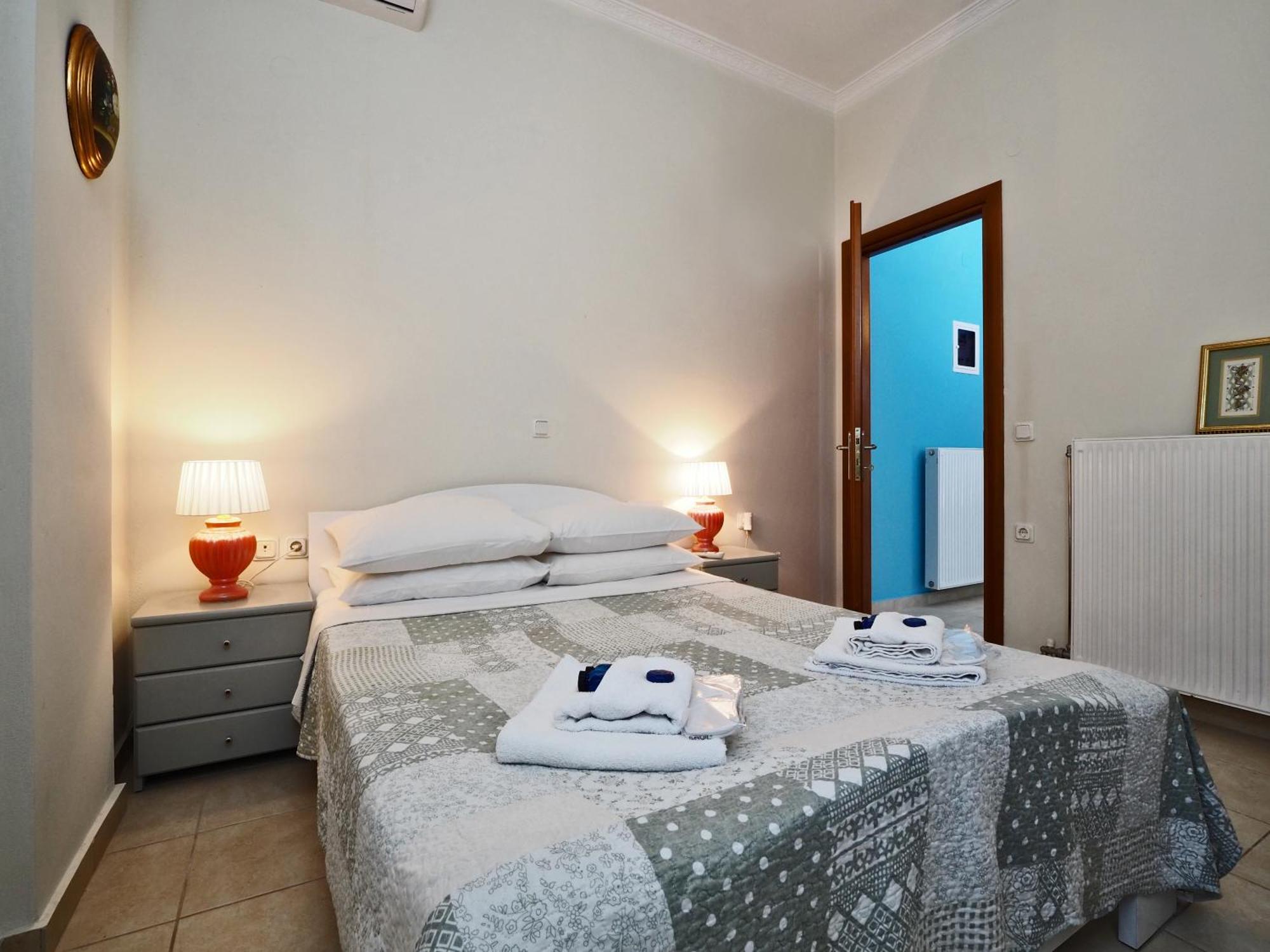 Villa Euphoria Apts Afión Eksteriør bilde