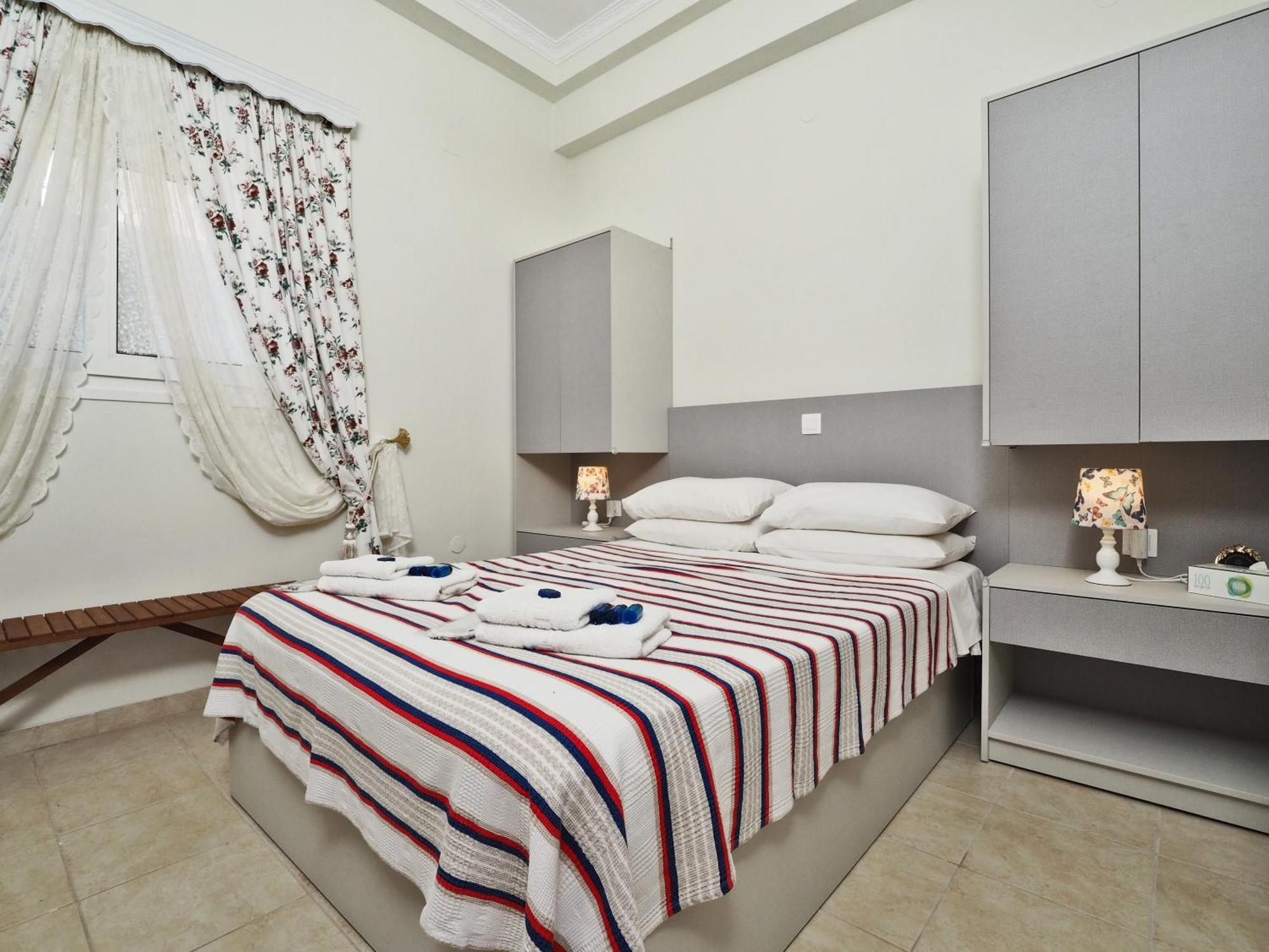 Villa Euphoria Apts Afión Eksteriør bilde