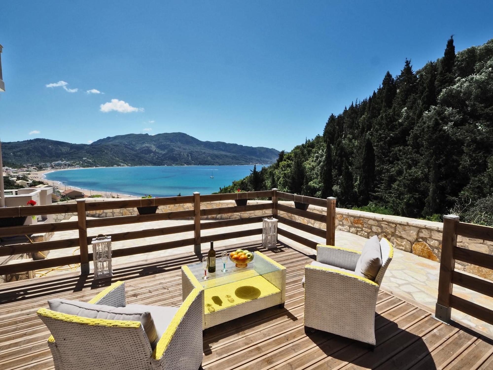 Villa Euphoria Apts Afión Eksteriør bilde