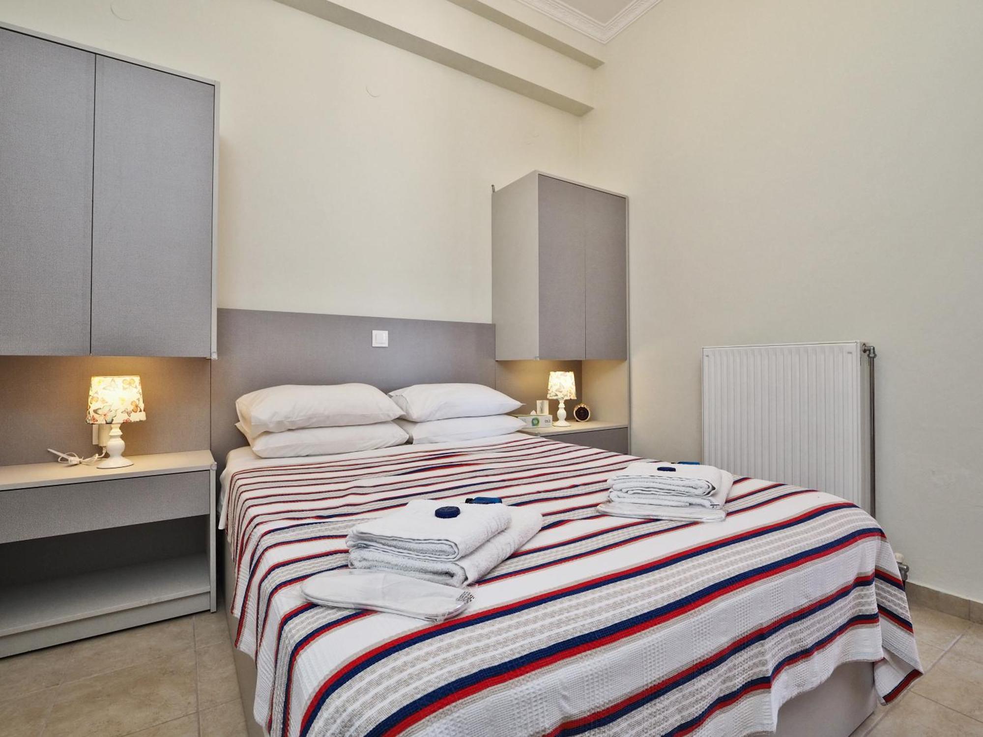 Villa Euphoria Apts Afión Eksteriør bilde